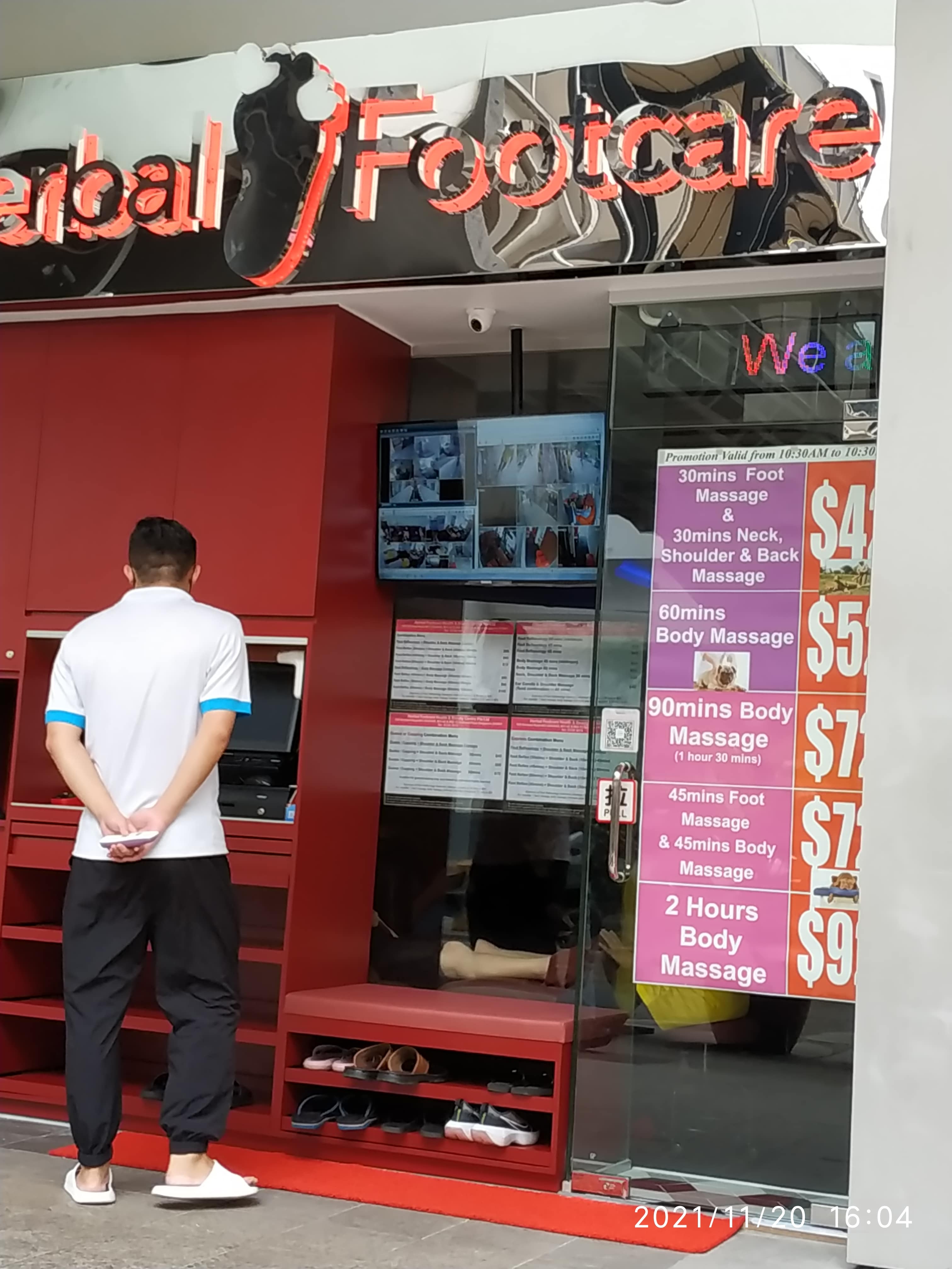 New outlet #01-17/18 Orchard Plaza